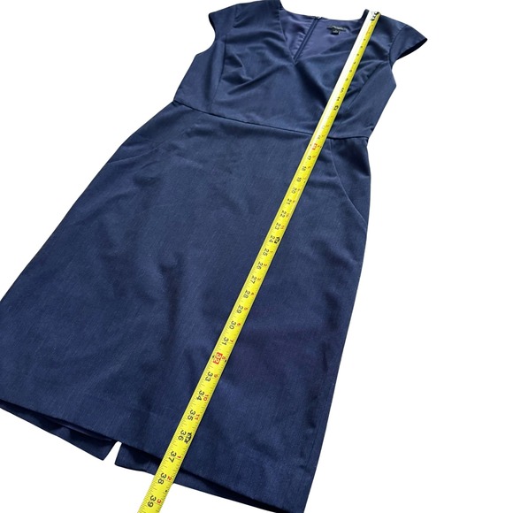 Ann Taylor Factory Navy Blue Cap Sleeve V Neck Sheath Dress Size 4 Office Career - Picture 8 of 12